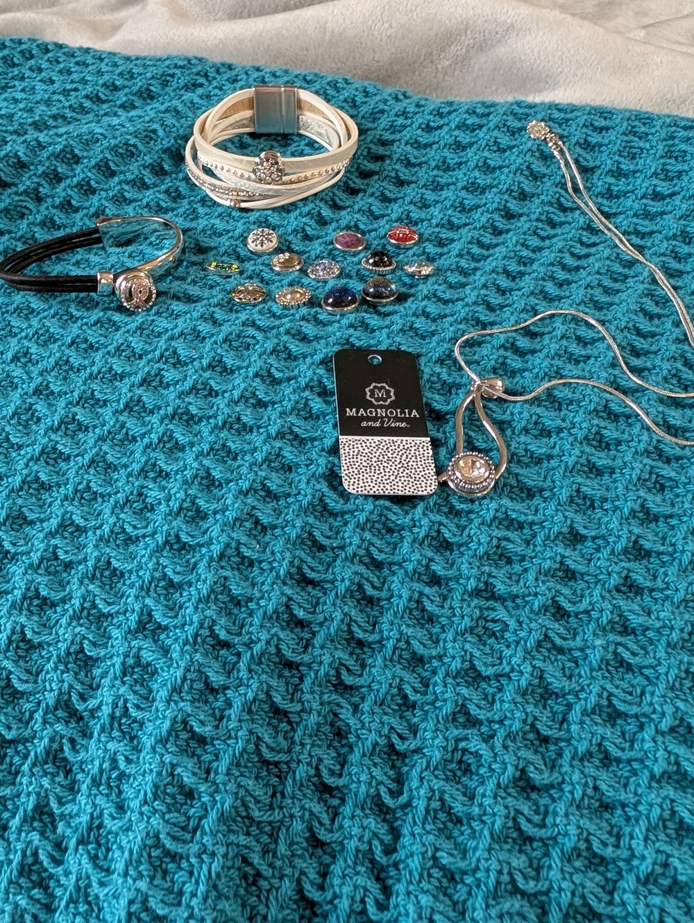 Lot of 12mm petite Snap Jewelry Magnolia and Vine or Gingersnaps